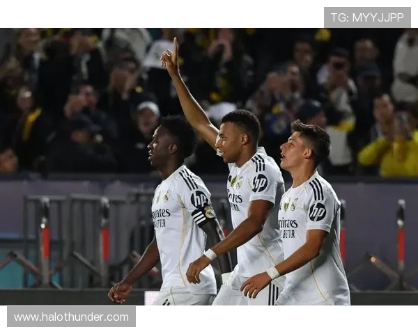 维尼修斯妙传助攻姆巴佩单刀破门皇马左路连线再显锋芒 维尼修斯妙传助攻姆巴佩单刀破门皇马左路连线再显锋芒