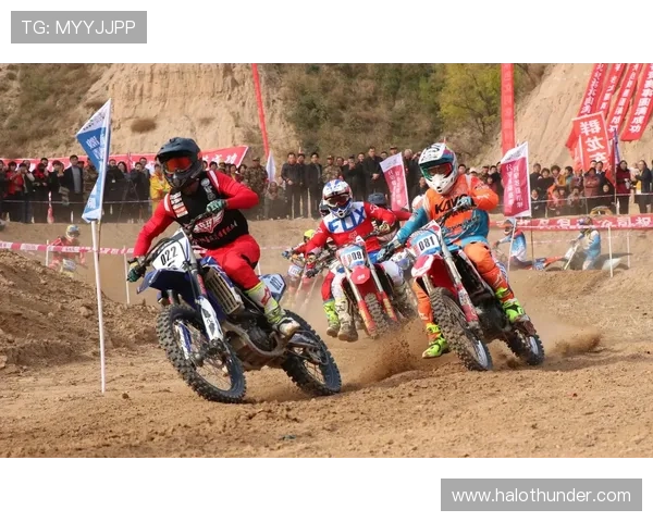 越野摩托车耐力赛首日激烈角逐各路选手纷纷展现实力